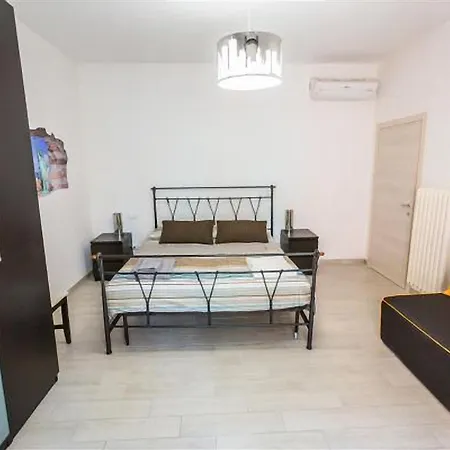 Guesthost - Butterfly Apartament *