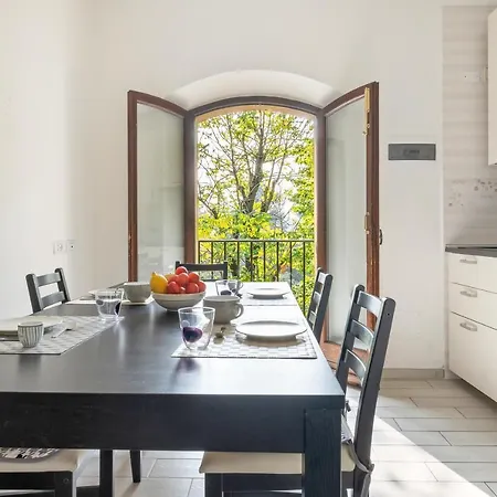 Guesthost - Butterfly