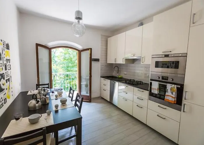 Guesthost - Butterfly *