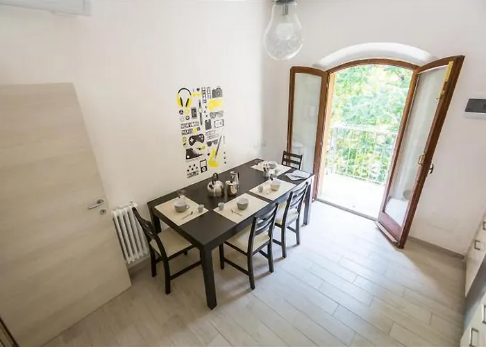 Guesthost - Butterfly