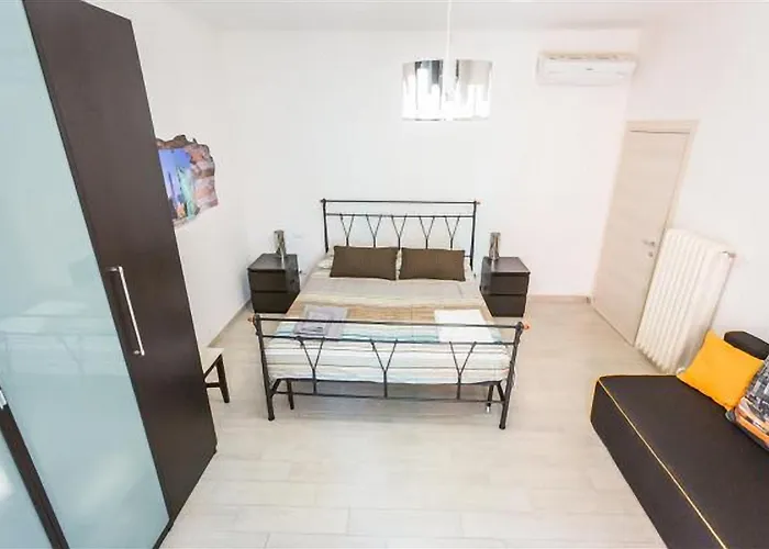 Guesthost - Butterfly