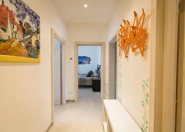 Guesthost - Butterfly * Bologna