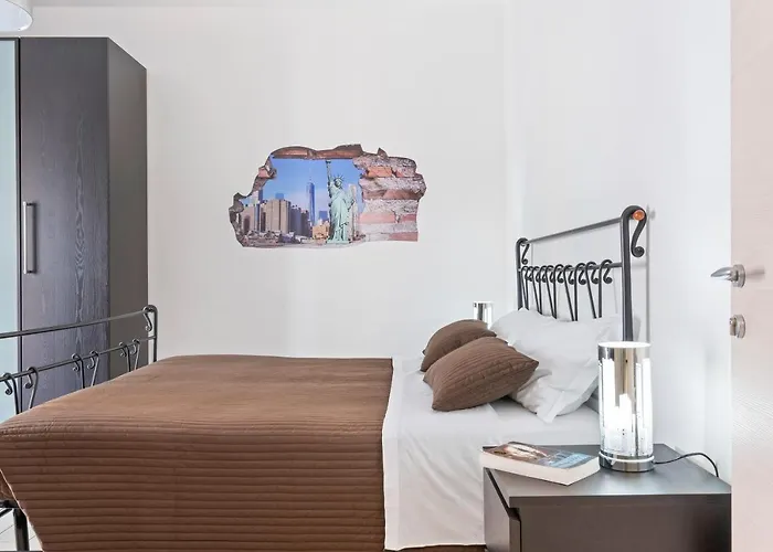 Guesthost - Butterfly *