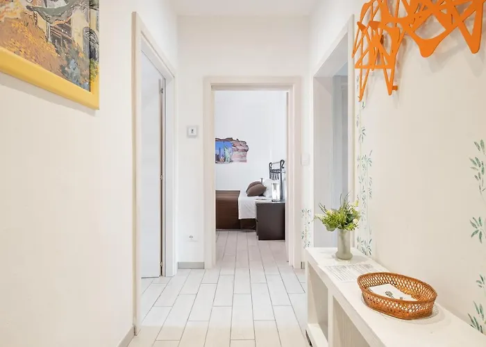 Guesthost - Butterfly *