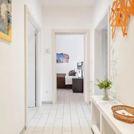 Guesthost - Butterfly *