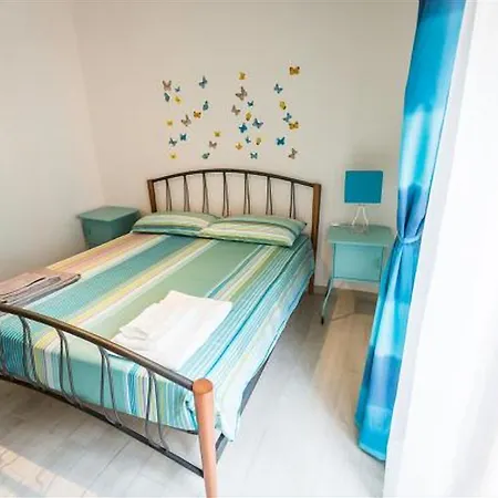 Guesthost - Butterfly *