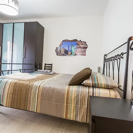 Guesthost - Butterfly *